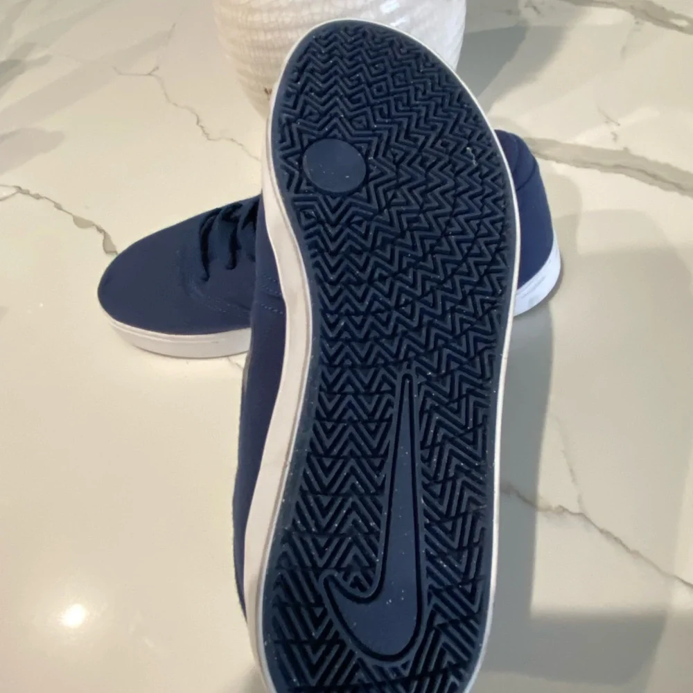 Nike SN check Low Canvas Track shoes